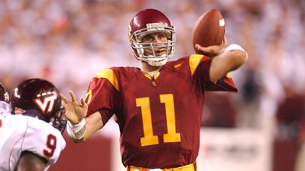 Matt Leinart says he's been approached by USC to unretire No 11 for recruits