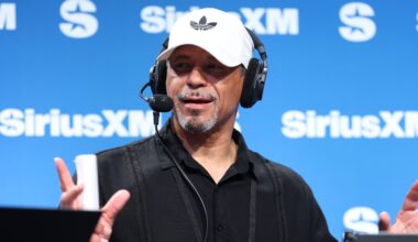 Steelers Legend Sounds Off on Aaron Rodgers Return Delay