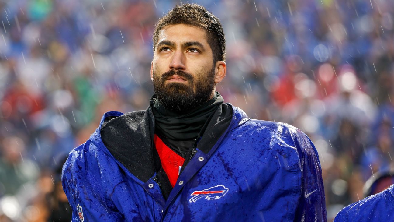 DE AJ Epenesa signing 1-year deal with Browns, source says