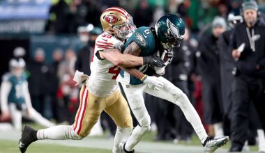 49ers officially announce re-signing LB Garret Wallow to a one-year deal