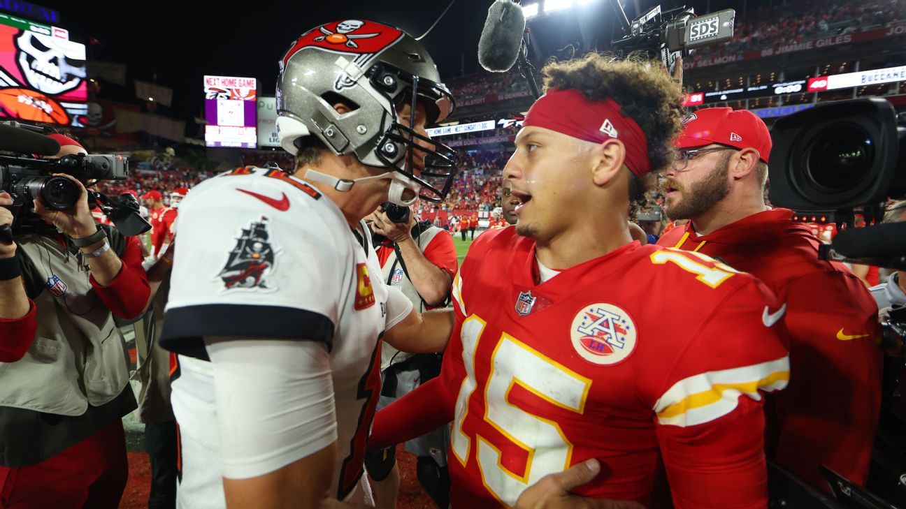 Trends the last time Mahomes, Brady or Manning weren't in the playoffs