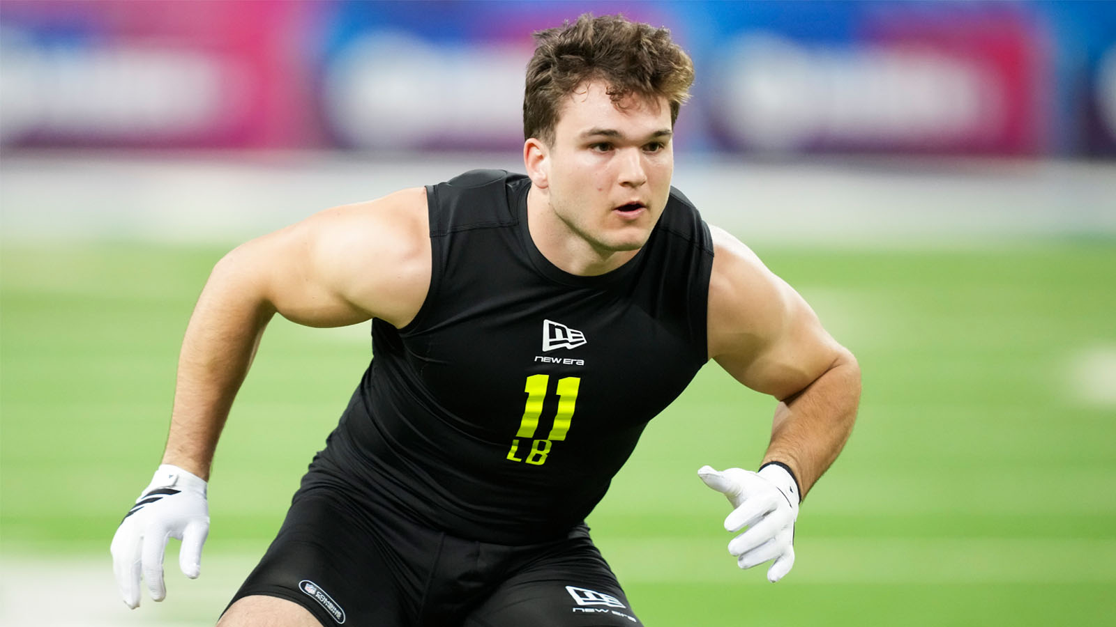 Oklahoma-linebacker-Owen-Heinecke-at-Scouting-Combine