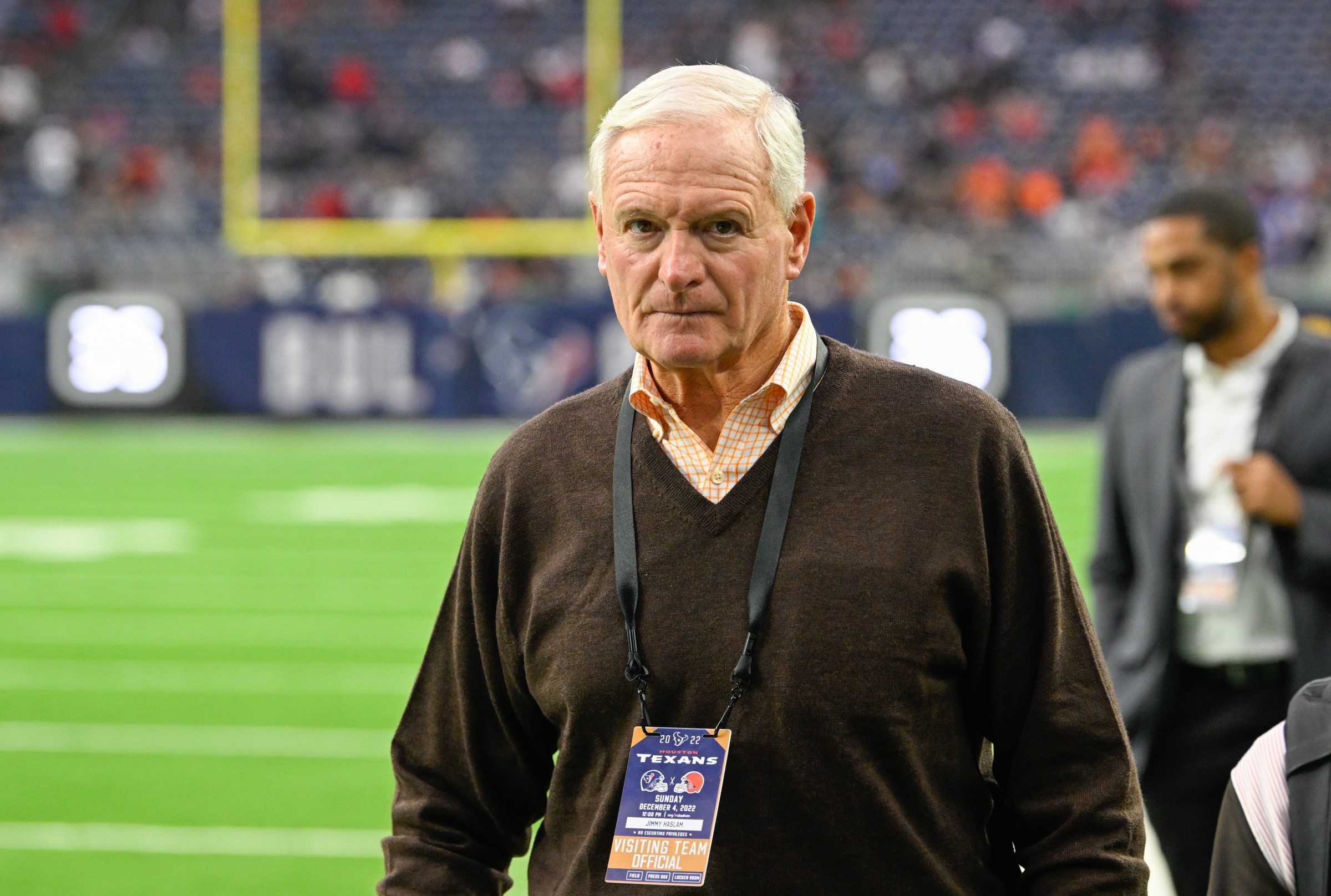 Is Browns desire for one QB that strong? Jimmy Haslam’s fingerprints seem evident