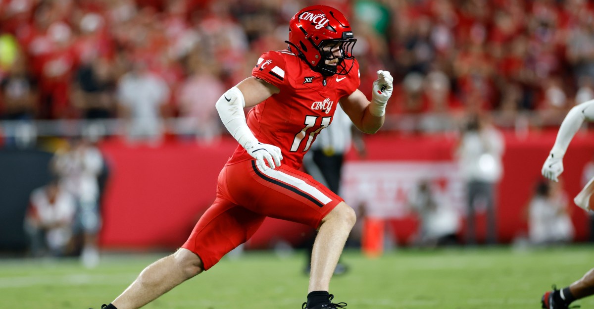 Chiefs add No. 1 receiver, Leo Chenal replacement in ESPN mock draft