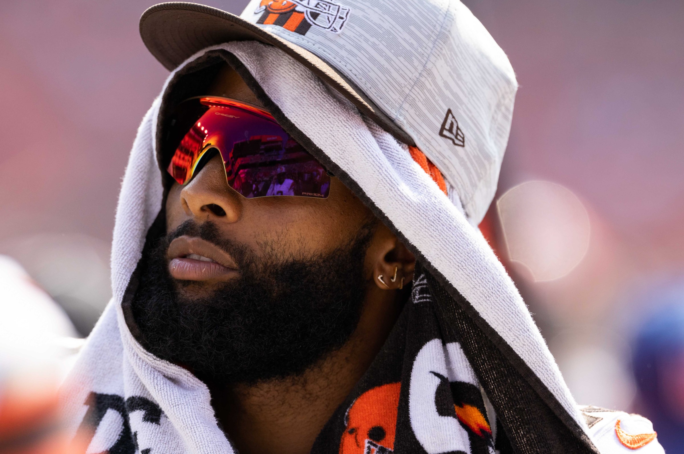 Daily Dawg Chow 3/25; would Cleveland reunite with polarizing receiver?