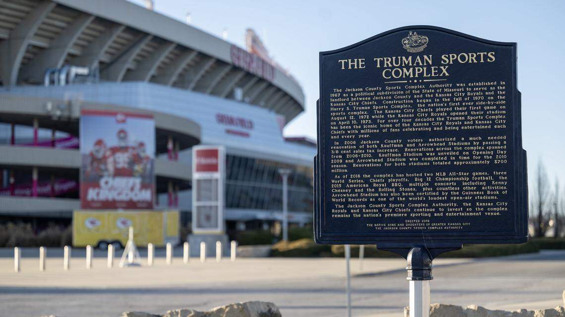 Future use of Chiefs, Royals stadiums put to county task force