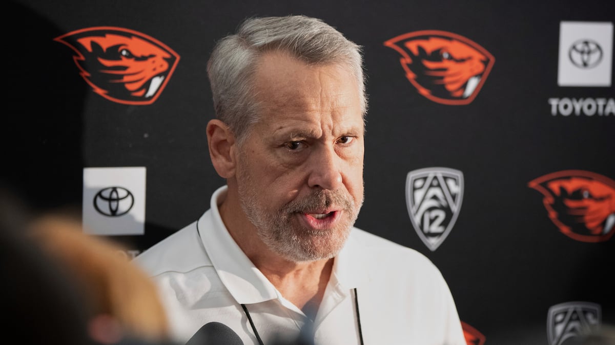 Oregon State athletic director Scott Barnes to retire in August