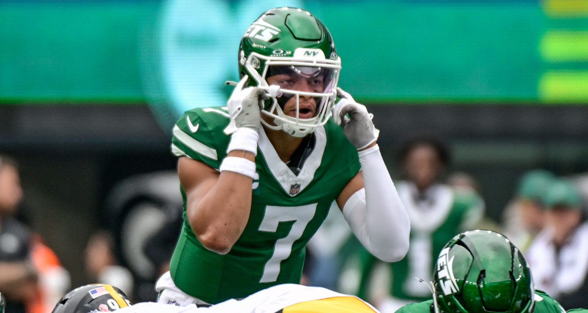 Ex-Steelers QB Justin Fields Receives Ringing Endorsement