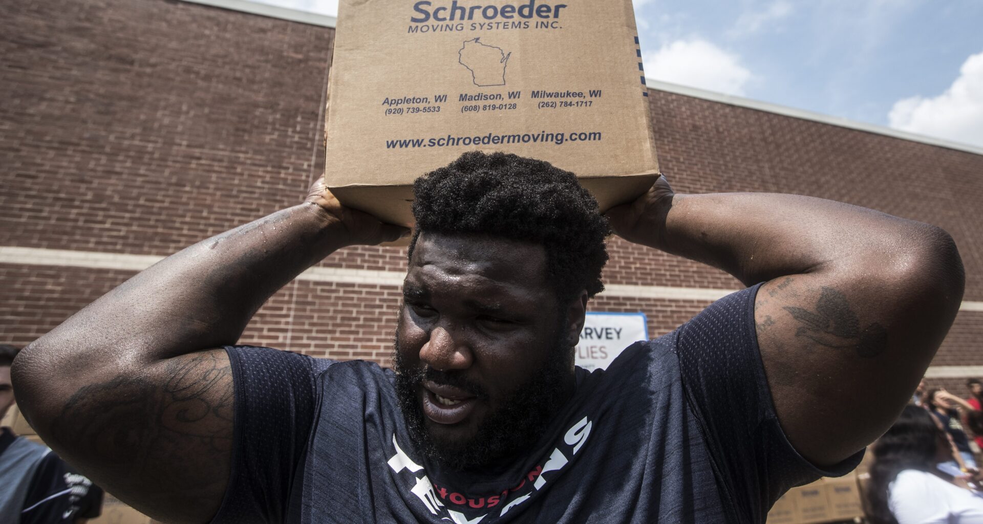 Ravens 'Expected to Sign' 330-Pound FA After Draft: Report