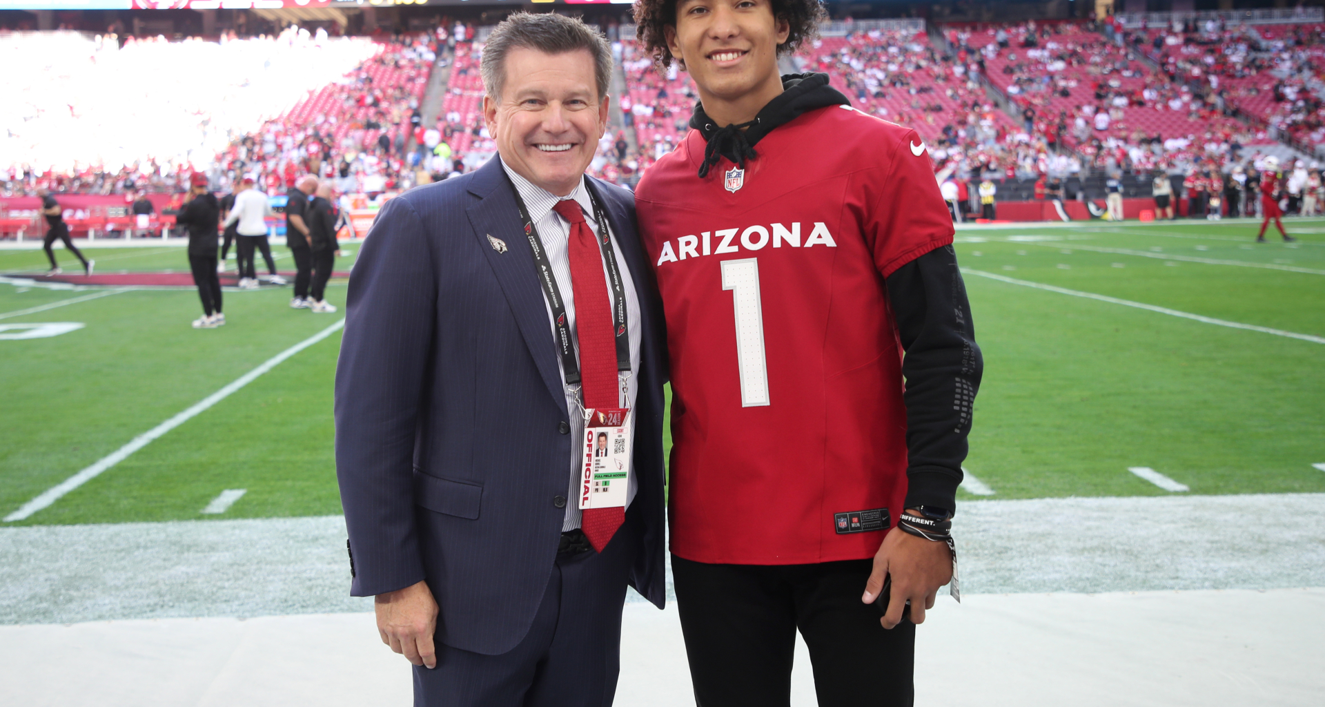 Son of legendary NFL wide receiver forging own legacy as $180m dad reacts to career decision