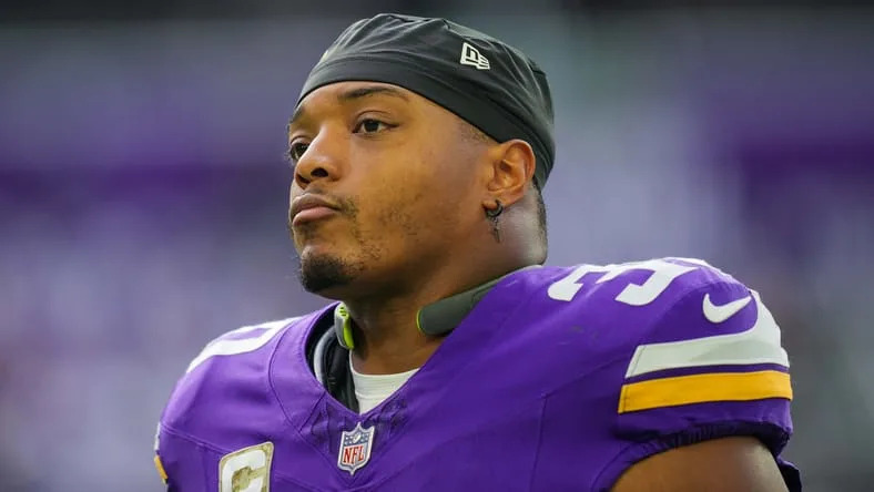 C.J. Ham warms up before the Vikings game against the Arizona Cardinals at U.S. Bank Stadium. Vikings free agent tracker 2026