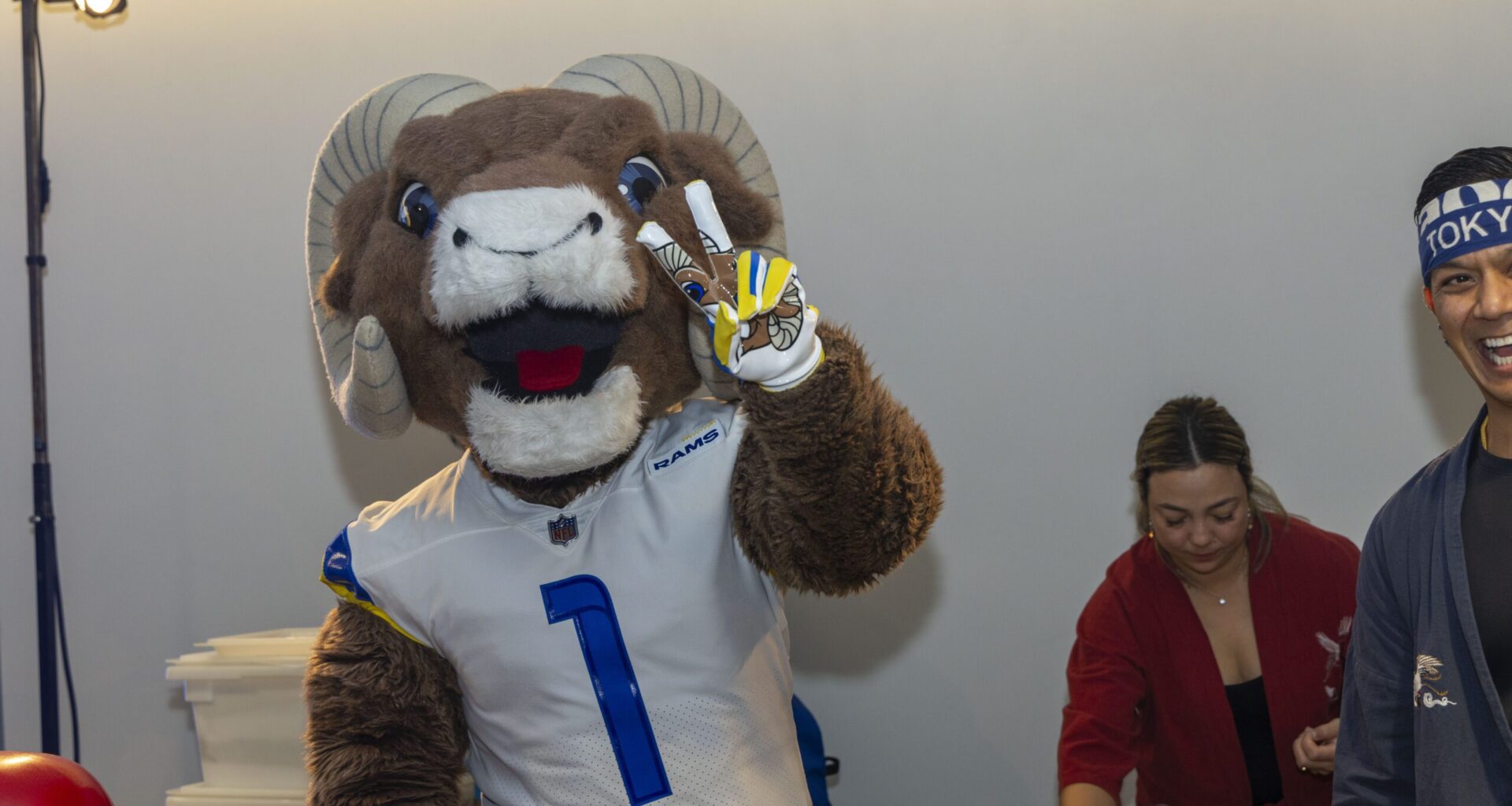 The LA Rams Continue to Demonstrate Commitment to Fighting Hunger