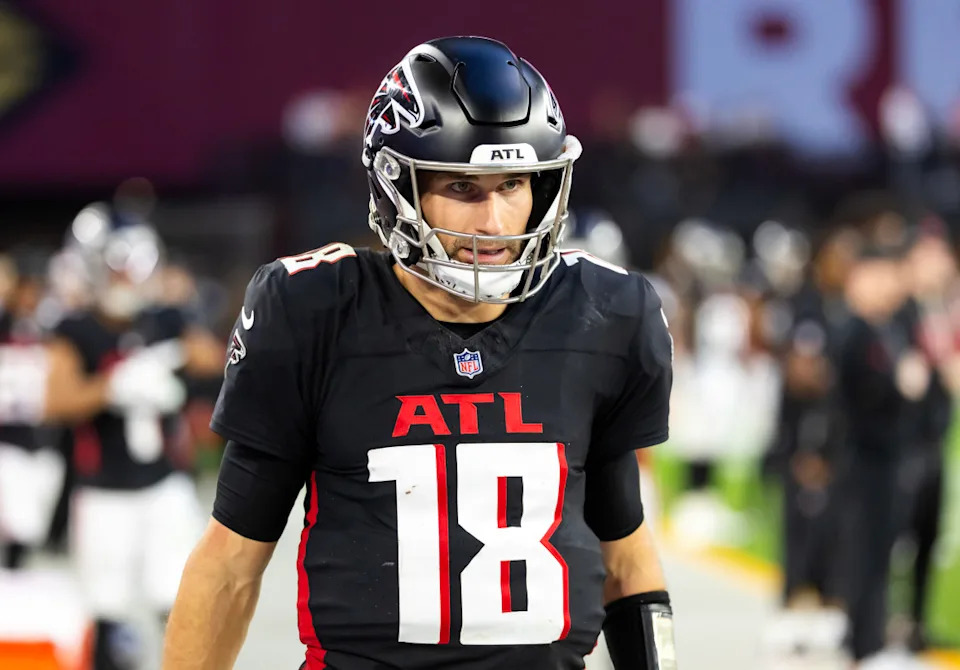 Dec 21, 2025; Glendale, Arizona, USA; Atlanta Falcons quarterback Kirk Cousins (18) against the Arizona Cardinals at State Farm Stadium. Mandatory Credit: Mark J. Rebilas-Imagn Images© Mark J&period; Rebilas-Imagn Images&period;