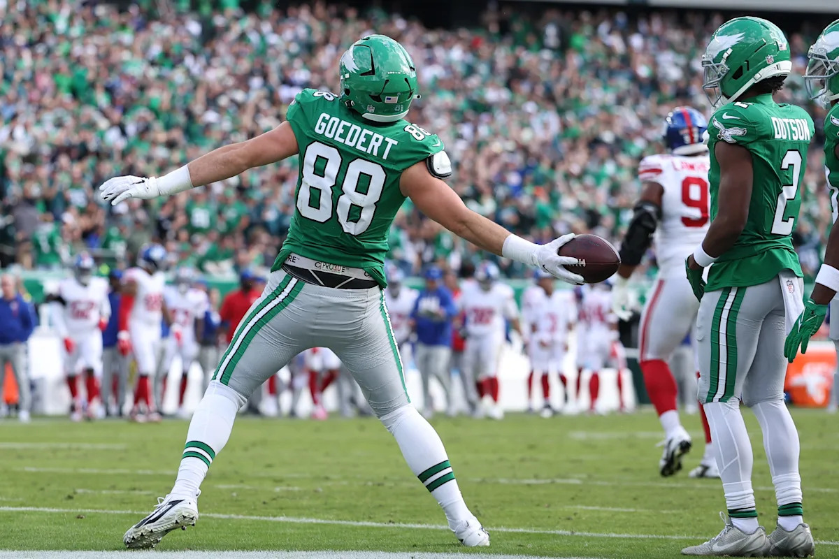 Dallas Goedert signs 1-year contract with Eagles: How TE fits in Philadelphia