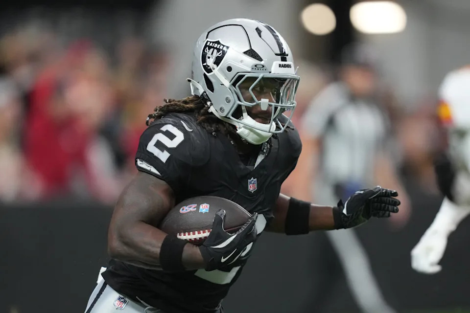 Jan 4, 2026; Paradise, Nevada, USA; Las Vegas Raiders running back Ashton Jeanty (2) carries the ball against the Kansas City Chiefs in the first half at Allegiant Stadium. Mandatory Credit: Kirby Lee-Imagn Images© Kirby Lee-Imagn Images
