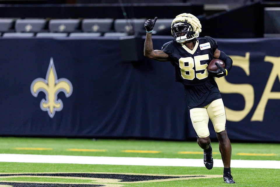 Aug 11, 2023; Metairie, LA, USA; New Orleans Saints wide receiver Jontre Kirklin (85) works on receiver drills during training camp at the Caesars Superdome. Mandatory Credit: Stephen Lew-USA TODAY Sports