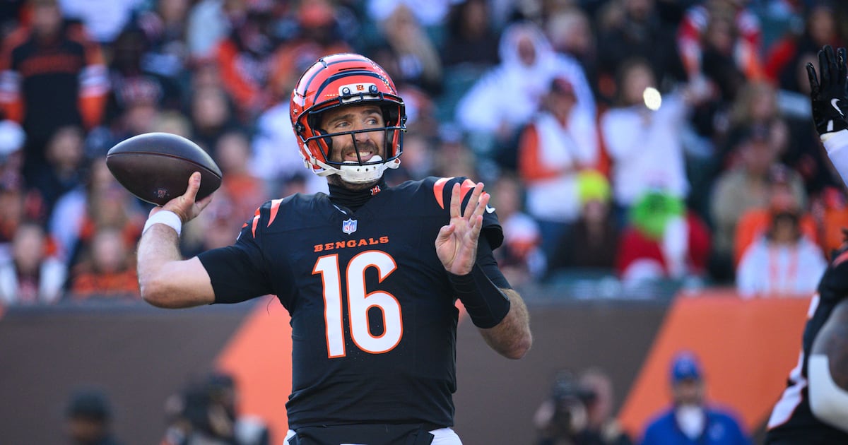 Flacco surprised to be back with Bengals
