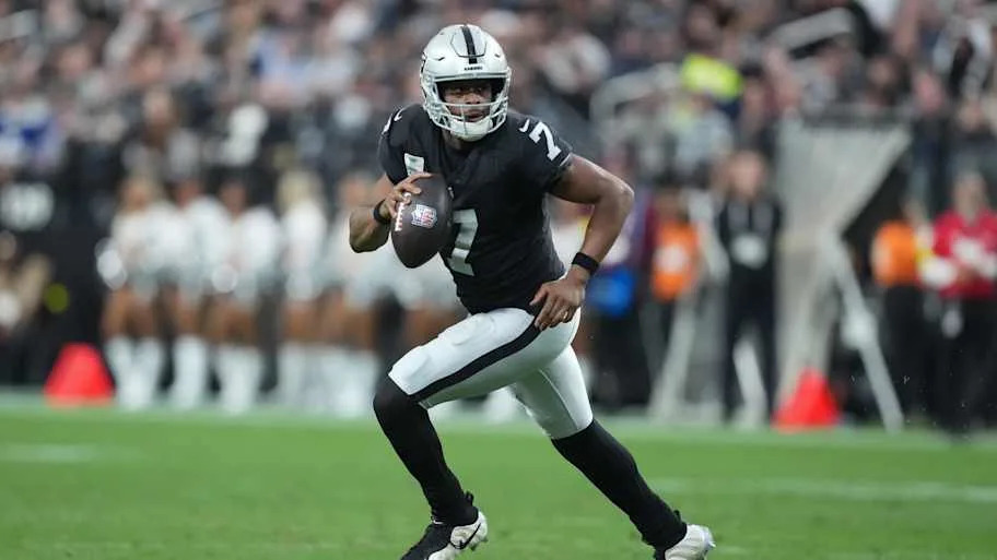 Las Vegas Raiders quarterback Geno Smith