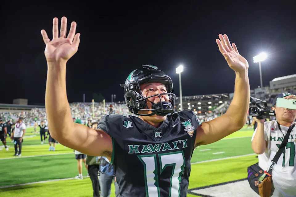 Dec 24, 2025; Honolulu, HI, USA; Hawaii Rainbow Warriors place kicker Kansei Matsuzawa (17) reacts with fans after the Rainbow Warriors defeated the California Golden Bears 53-31 to win the Hawaii Bowl at the Clarence T.C. Ching Athletics Complex. Mandatory Credit: Marco Garcia-Imagn Images