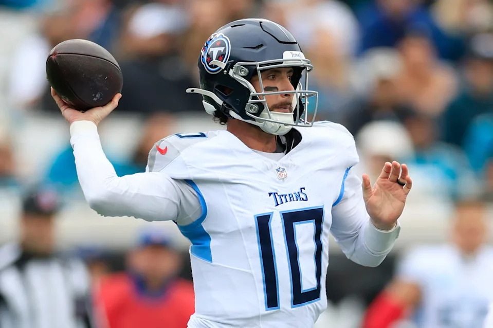 Tennessee Titans quarterback Brandon Allen (10) throws the ball during the first quarter of an NFL football matchup at EverBank Stadium, Sunday, Jan. 4, 2026, in Jacksonville, Fla. The Jaguars defeated the Titans 41-7, capturing the AFC South title. [Corey Perrine/Florida Times-Union]