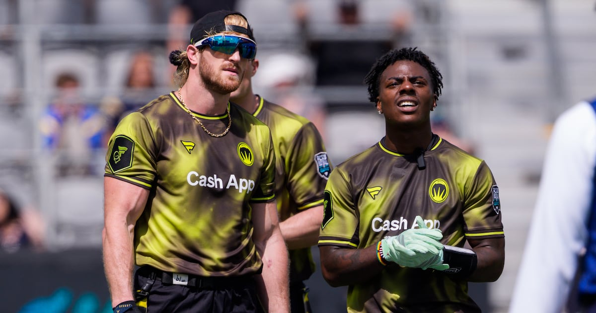 NFL stars, other elite athletes crushed in flag football friendly – Annenberg Media