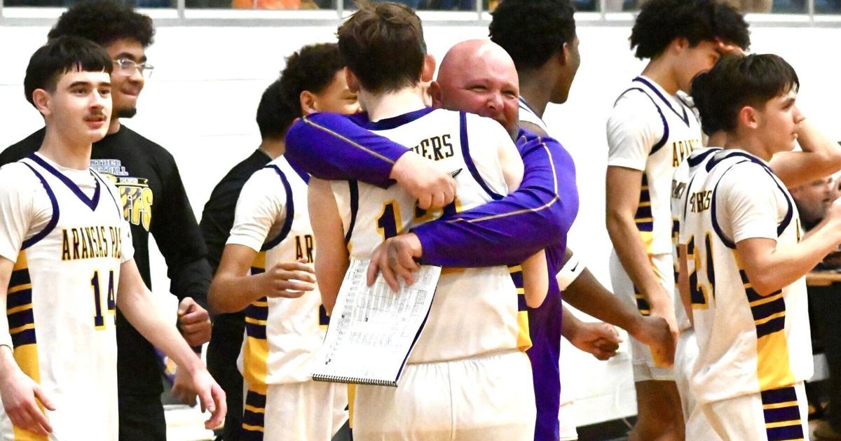 Panthers hold off Industrial to advance to regional final | State News