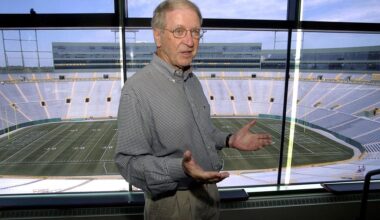 Longtime Packers CEO Bob Harlan dies at 89