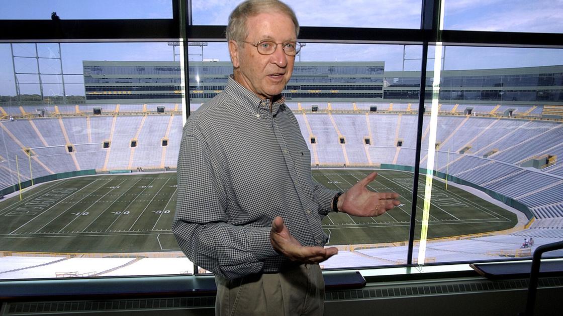 Longtime Packers CEO Bob Harlan dies at 89
