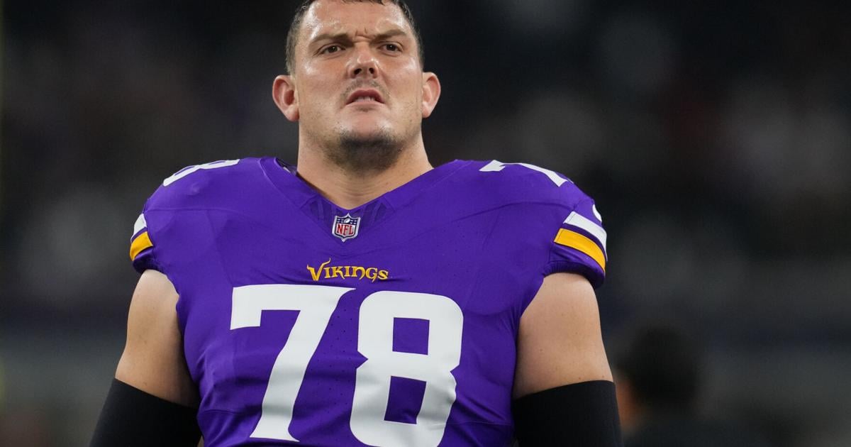 Vikings center Ryan Kelly announces his retirement after his concussion-shortened 10th NFL season | Pro National Sports