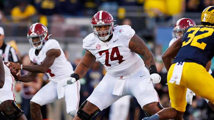 Texans to host 6-7, 352-pound Alabama All-American offensive tackle Kadyn Proctor for visit