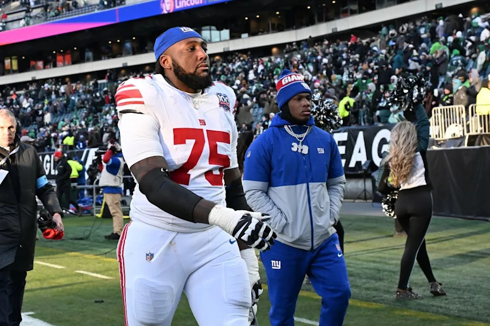 Giants guard Joshua Ezeudu (75) leaves the field in Philadelphia. Bill Kostroun/New York Post