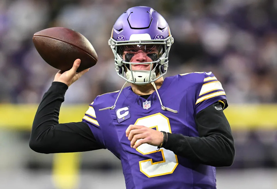 Jan 4, 2026; Minneapolis, Minnesota, USA; Minnesota Vikings quarterback J.J. McCarthy (9) warms up prior to the game against the Green Bay Packers at U.S. Bank Stadium. Jeffrey Becker-Imagn Images