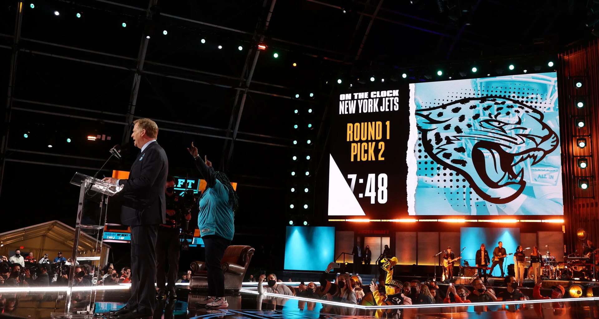 Jaguars 3-round mock draft after free agent moves