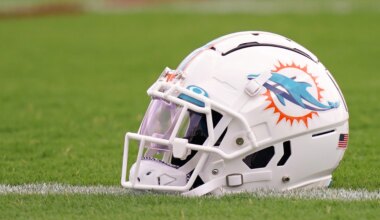 Dolphins 'might be interested' in former Pro Bowl QB