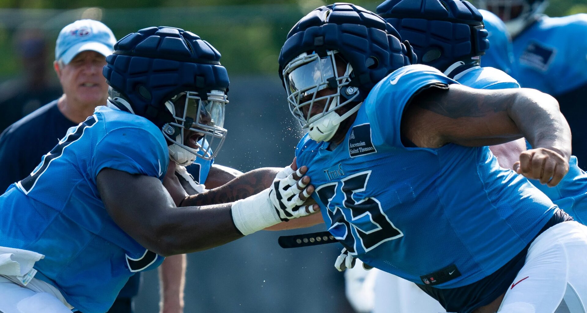 Former Titans C Lloyd Cushenberry signs one-year deal with Buffalo