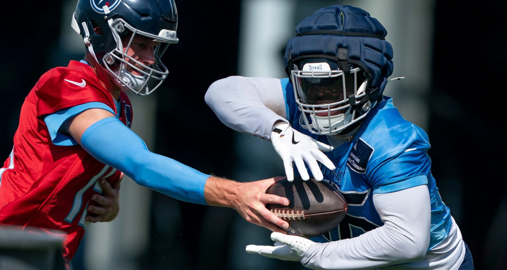 Tennessee Titans re-sign RB Julius Chestnut