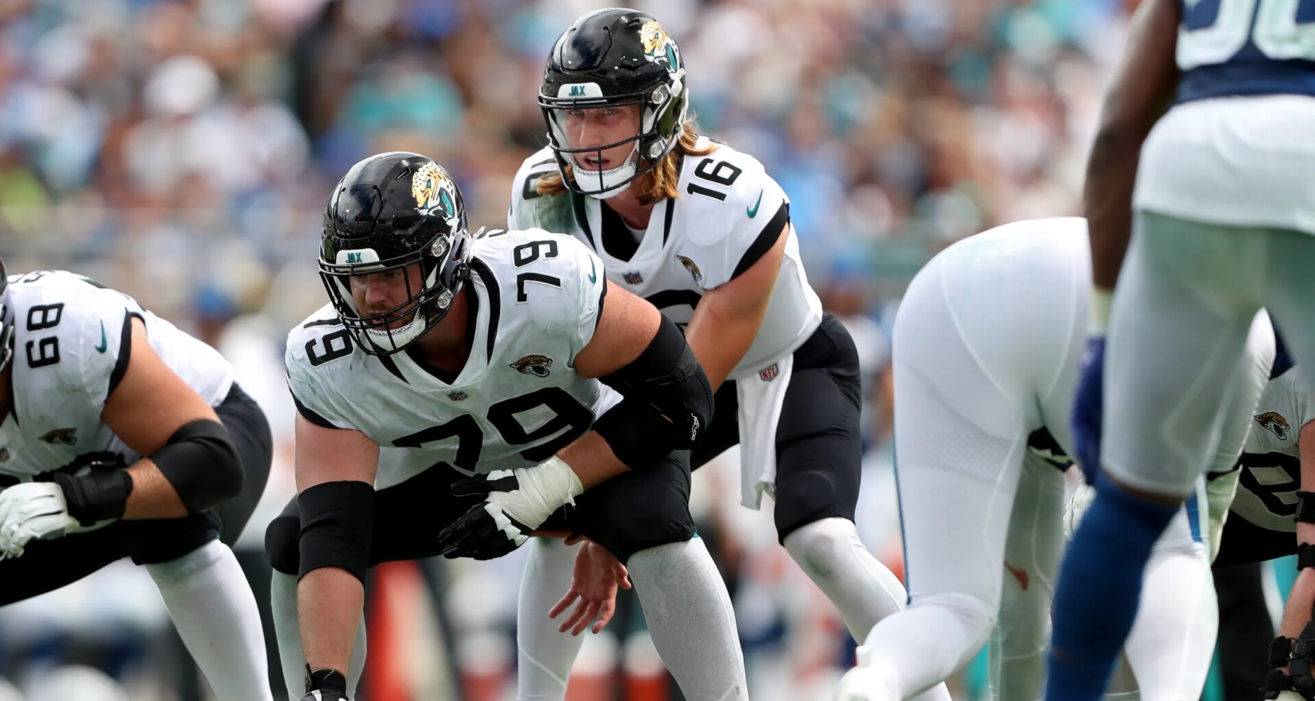 Panthers sign former Jaguars' C Luke Fortner