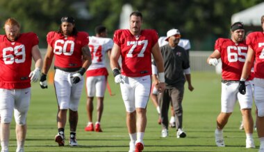 Charlie Heck leaves Bucs, signs with Dolphins