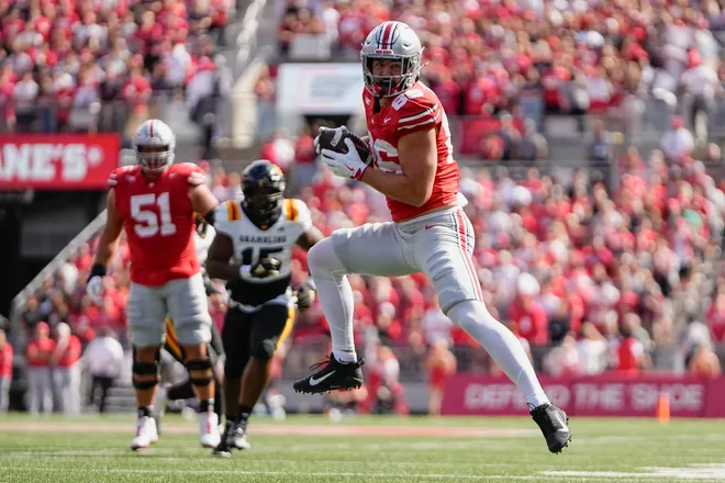 Ohio State Buckeyes tight end Max Klare (86) makes a catch during the first half of the NCAA football game against the Grambling State Tigers at Ohio Stadium on Sept. 6, 2025.