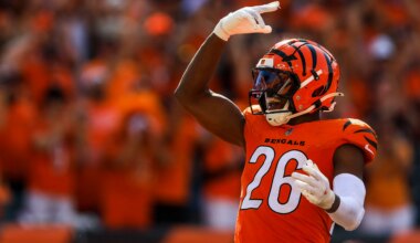 Bengals free agent caught in tug-of-war with Broncos