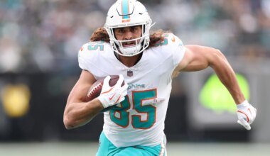 Should Dolphins re-sign Greg Dulcich in 2026?
