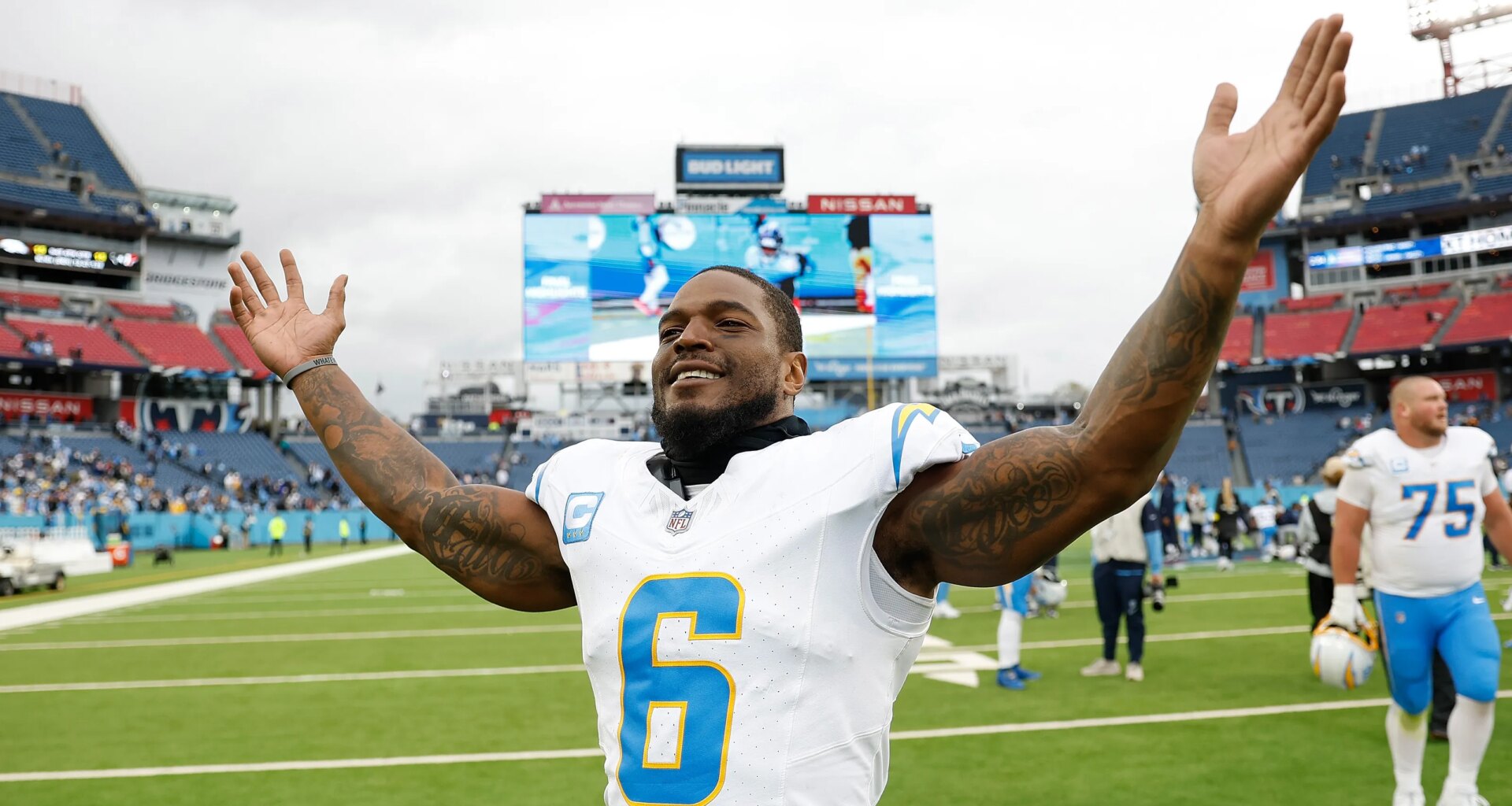 Chargers re-sign Denzel Perryman: Social media reactions