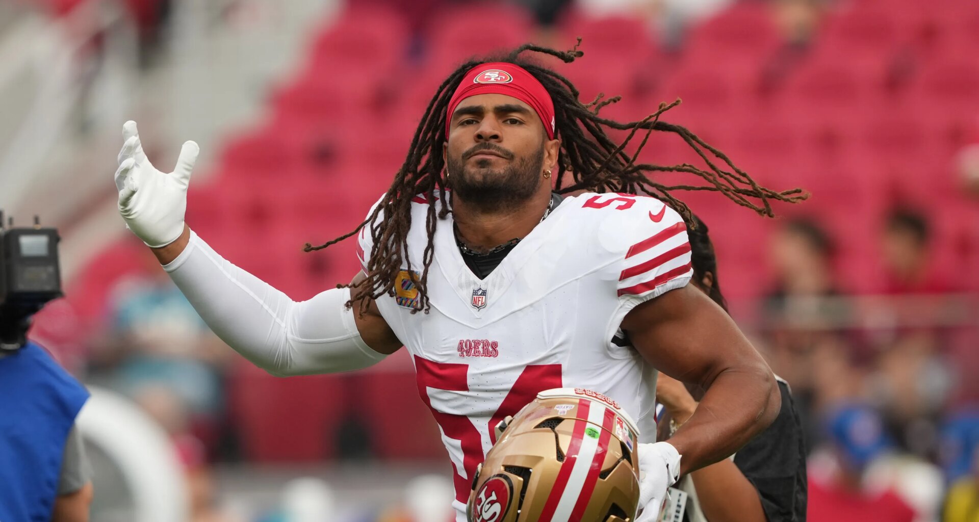 Fred Warner reacts to 49ers signing WR Mike Evans