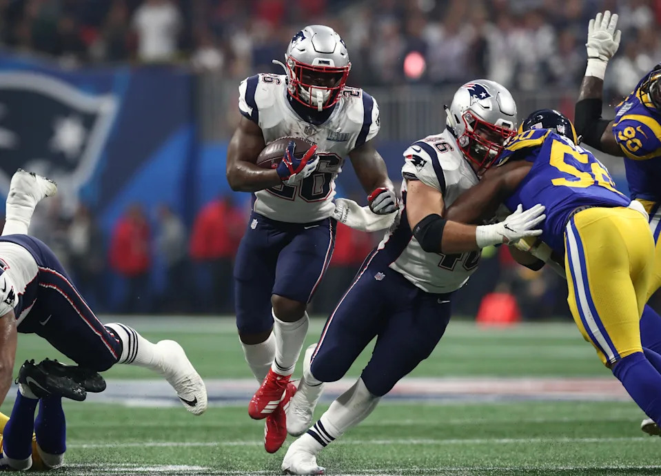 New England Patriots running back Sony Michel runs off the block from fullback James Develin (46).