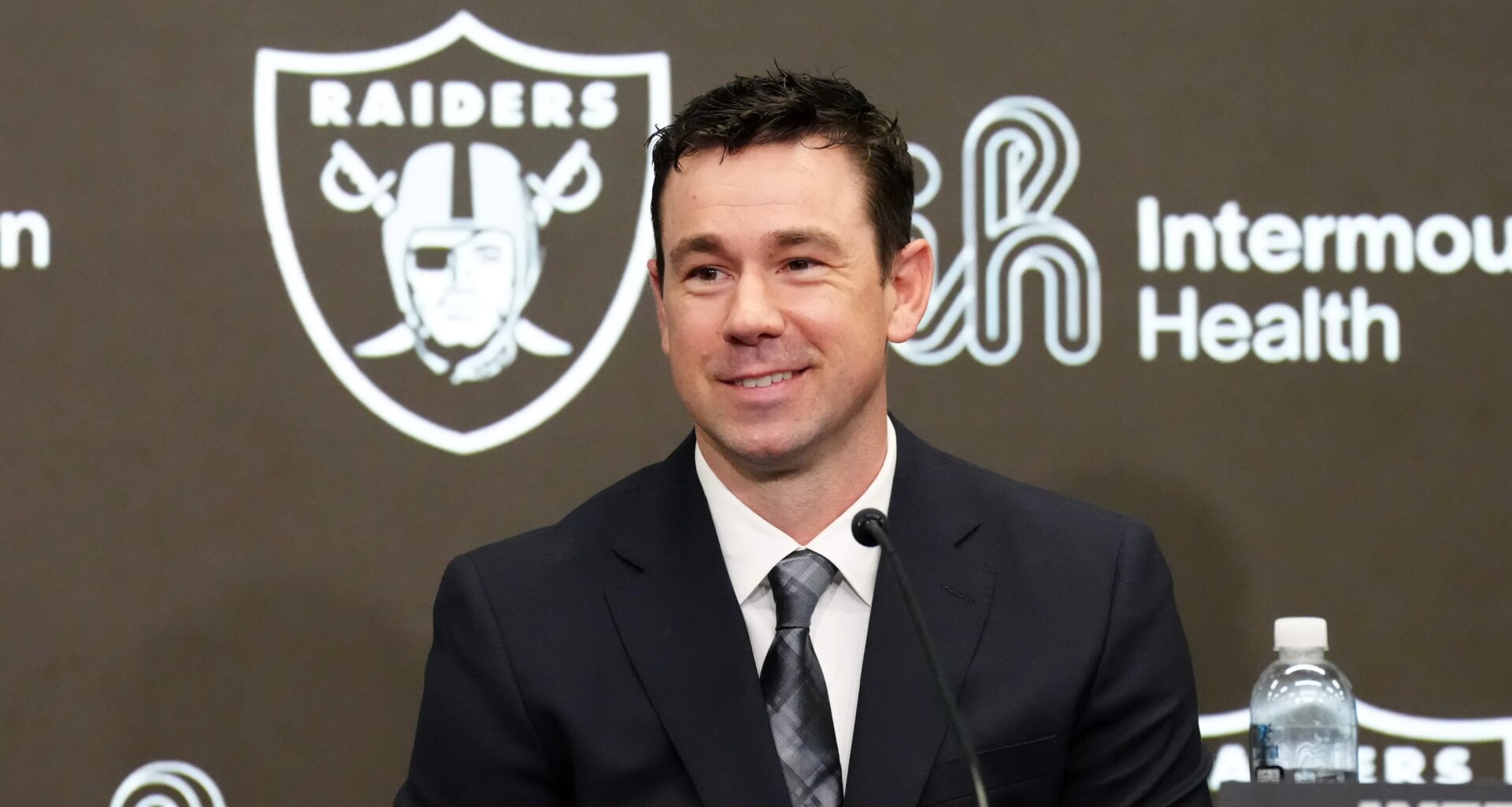 Raiders 2026 coaching staff announced