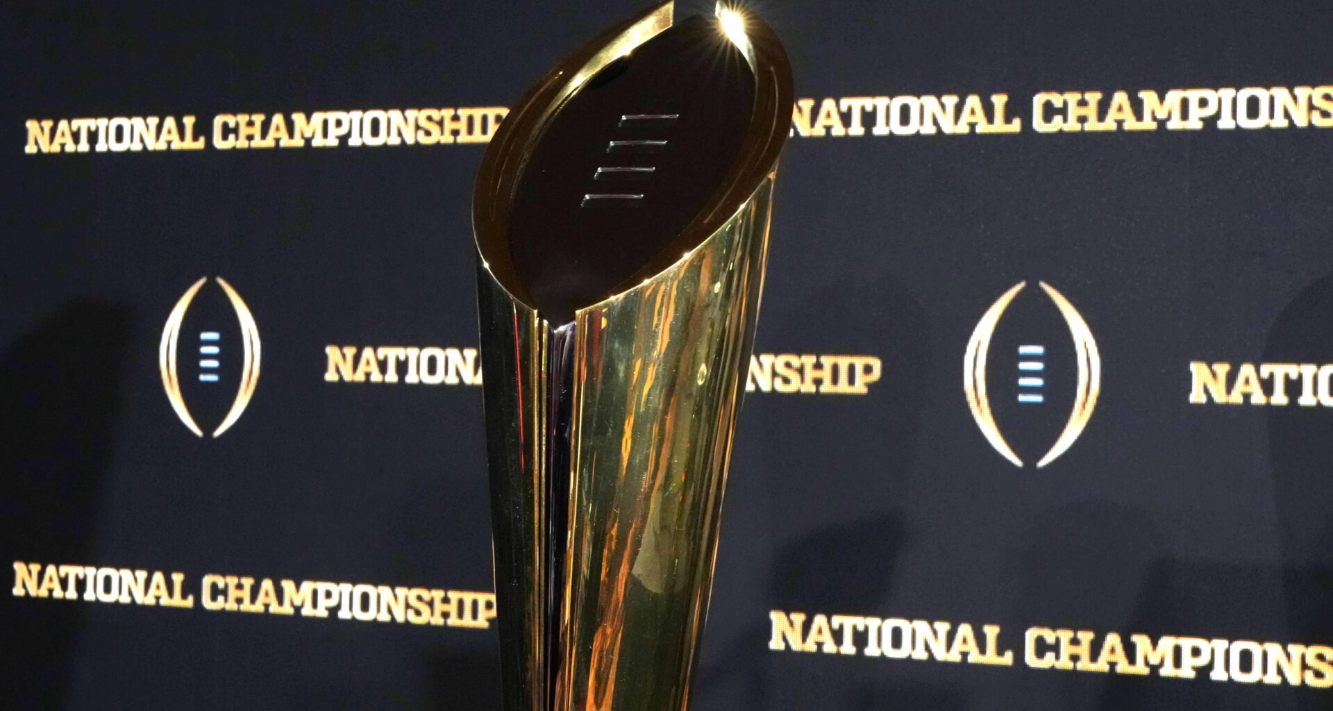 Does Vegas believe that Notre Dame is the 2026 favorite to win the CFP