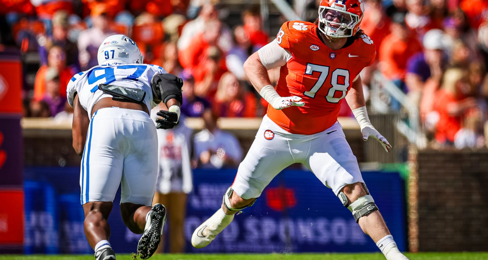 49ers take 5 offensive players, 1 defensive in new mock