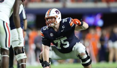 Detroit Lions hold series of informal meetings with top centers