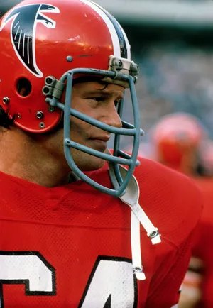 Atlanta Falcons guard Royce Smith on the sideline during the 1974 season at Fulton County Stadium.