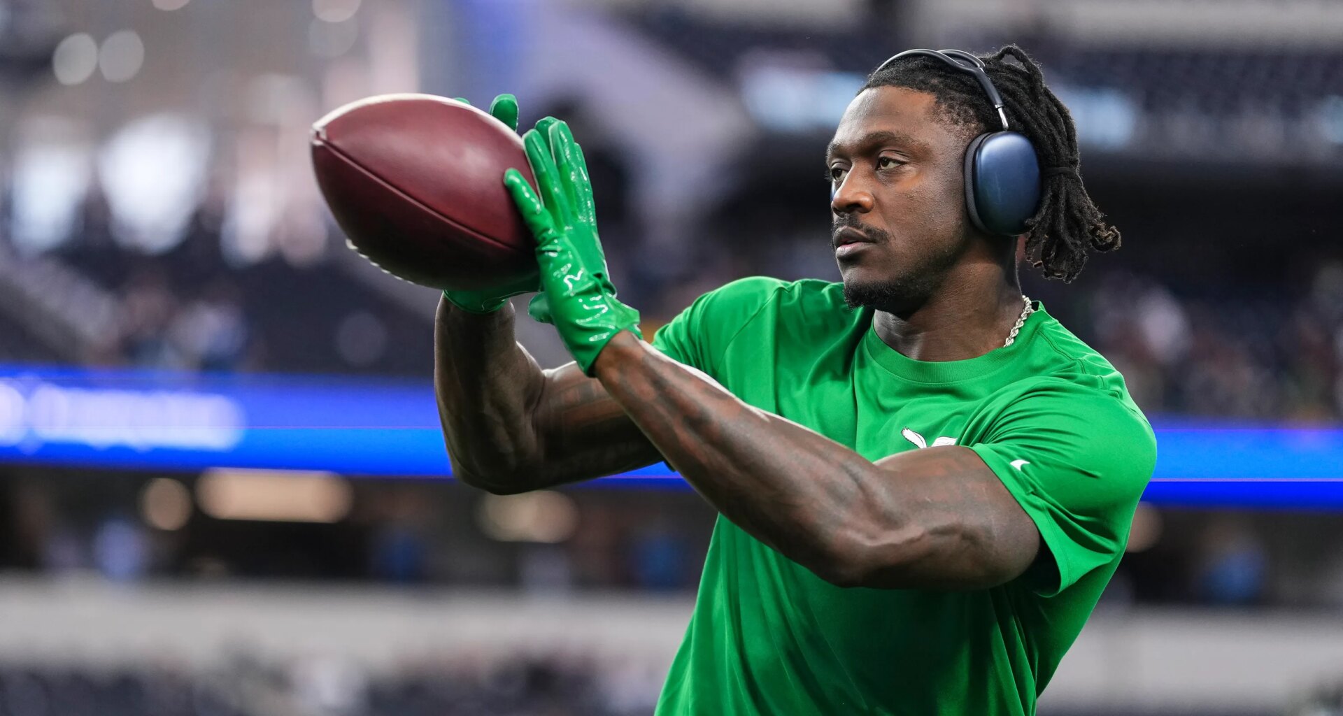 Eagles expected to keep A.J. Brown for now despite trade interest